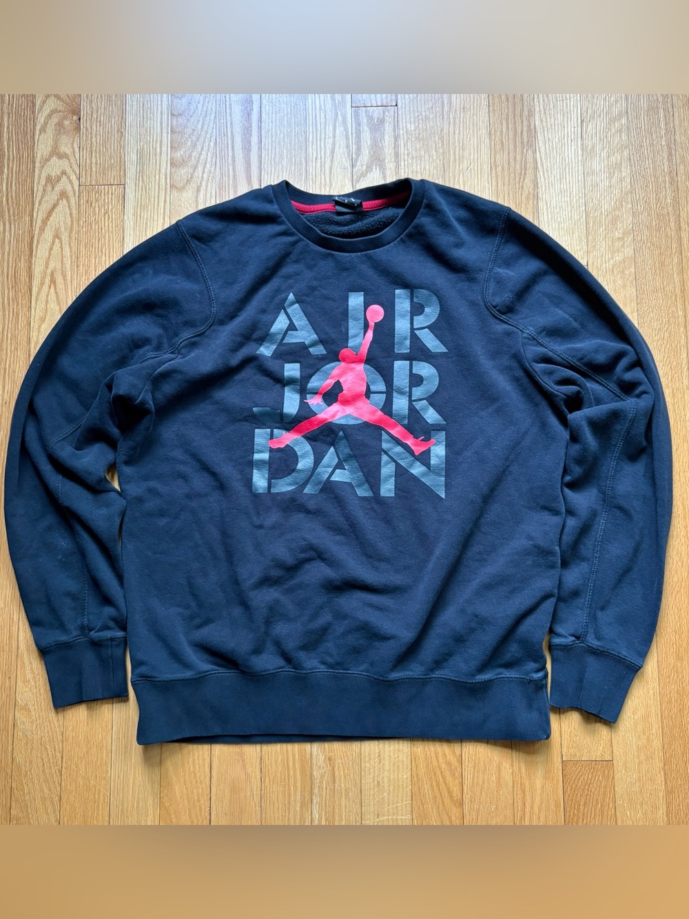 Air Jordan Nike Men’s Crewneck Sweatshirt Soft Large Black Red Solid